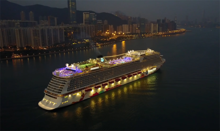 Cruiseschip in Hong Kong gefilmd met DJI Mavic Pro