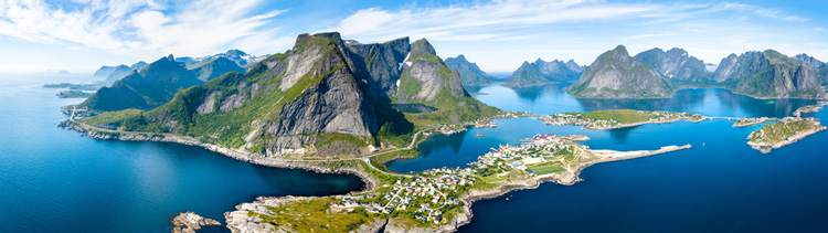 Lofoten eilanden in Noorwegen in 4K gefilmd door drone